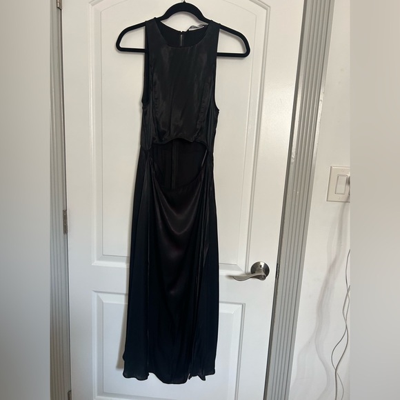 Zara Satin Cut Out Sleeveless Midi Dress in Black Size medium beachy dainty - Picture 2 of 9